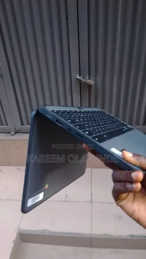 Laptop Lenovo Chromebook C330 8GB Intel Core i5 SSD 72GB