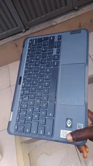 Laptop Lenovo Chromebook C330 8GB Intel Core i5 SSD 72GB