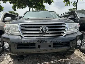 Toyota Land Cruiser 2013 Black