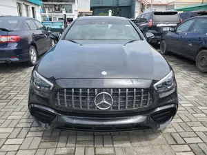Mercedes-Benz E200 2017 Black