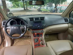 Toyota Highlander 2008 Gold