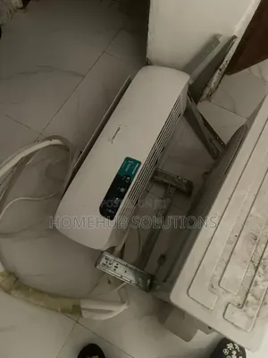 Very Clean Hisense Low Voltage 1.5hp Ac With Kits