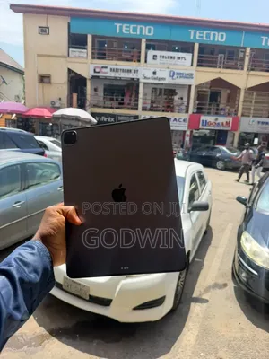 Apple iPad Pro 12.9 (2022) 128 GB Gray