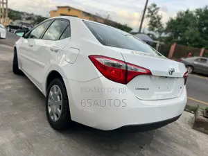 Toyota Corolla LE 4dr Sedan (1.8L 4cyl CVT) 2014 White