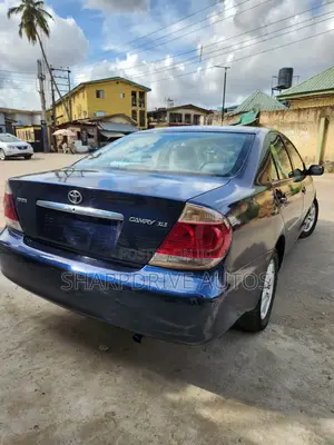 Toyota Camry XLE 4dr Sedan (2.4L 4cyl 5A) 2005 Blue