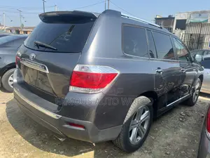 Toyota Highlander Limited 3.5l 4WD 2013 Gray