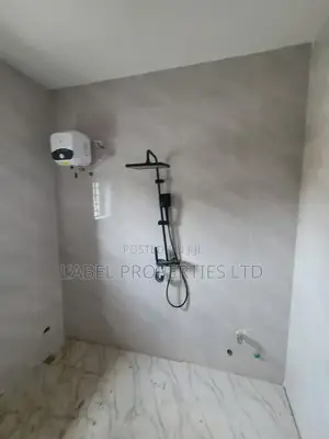 3bdrm Block of Flats in Standard Estate for rent