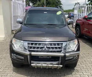 Mitsubishi Pajero 2017 Brown