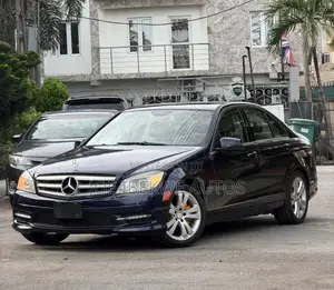 Mercedes-Benz C300 Luxury 4Matic Sedan AWD (3.0L 6cyl 7A) 2011 Blue