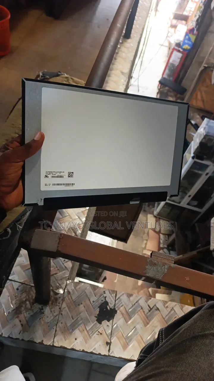 15.6 Paper Screw Less Big Interface Screen