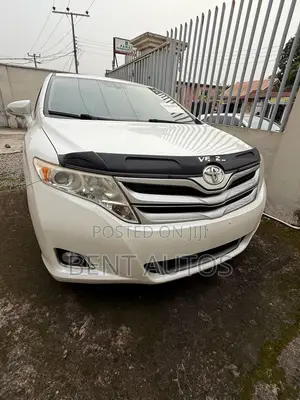 Toyota Venza XLE AWD 2013 White