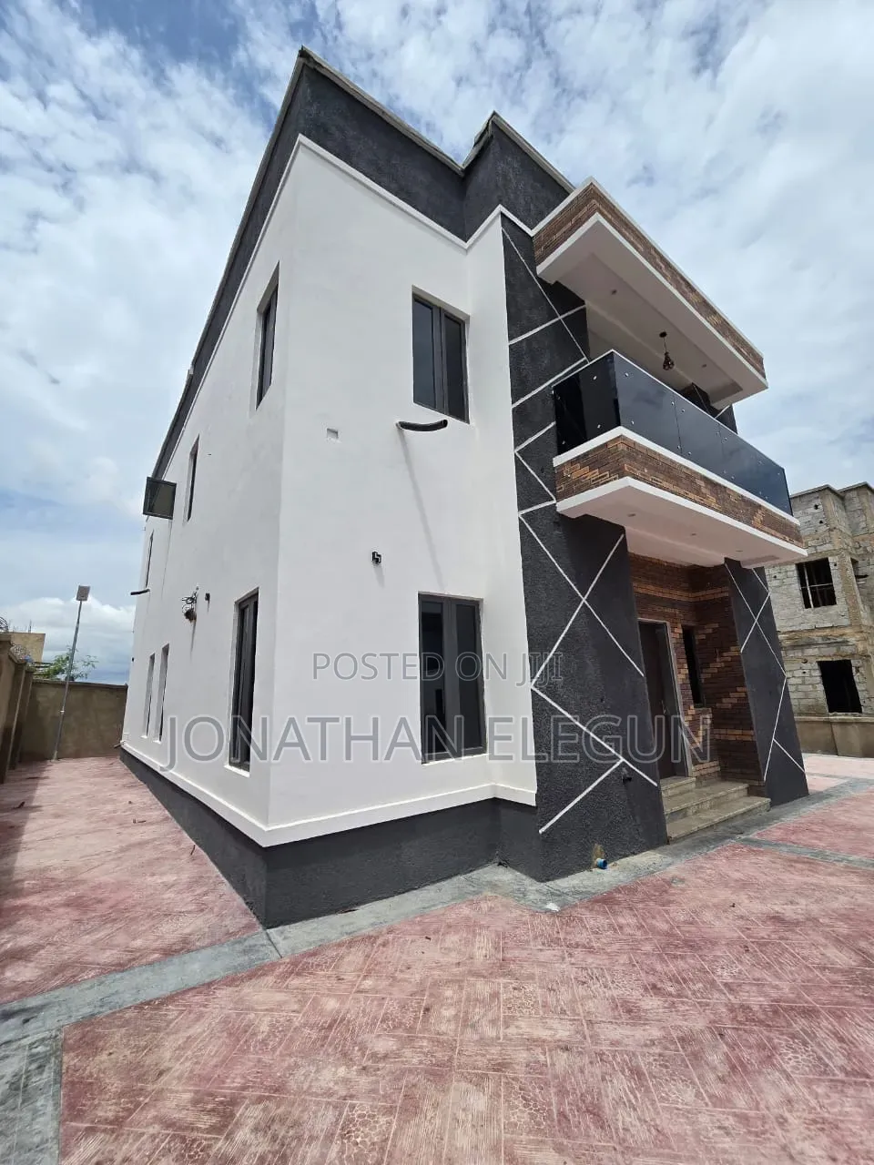 5 Bedroom Duplex