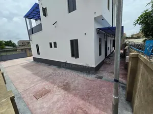 5 Bedroom Duplex