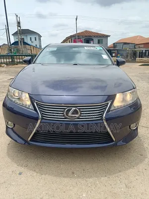 Lexus ES 2016 Blue