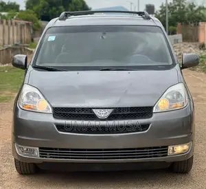 Toyota Sienna 2005 Gray