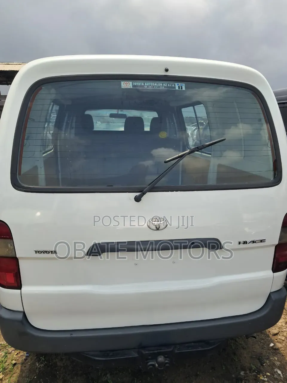 Toyota HiAce 2010 White