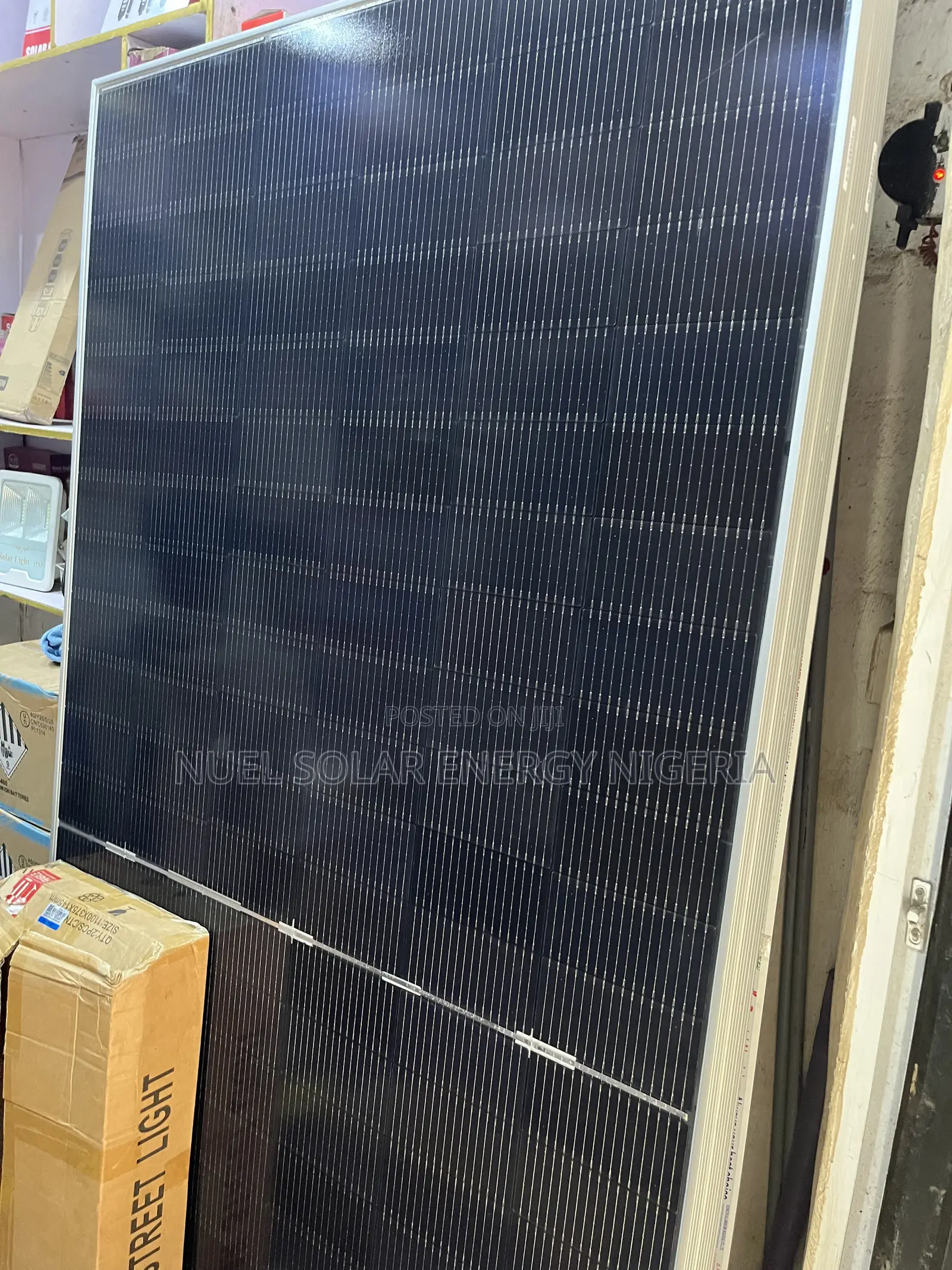 580w Solar World Panel