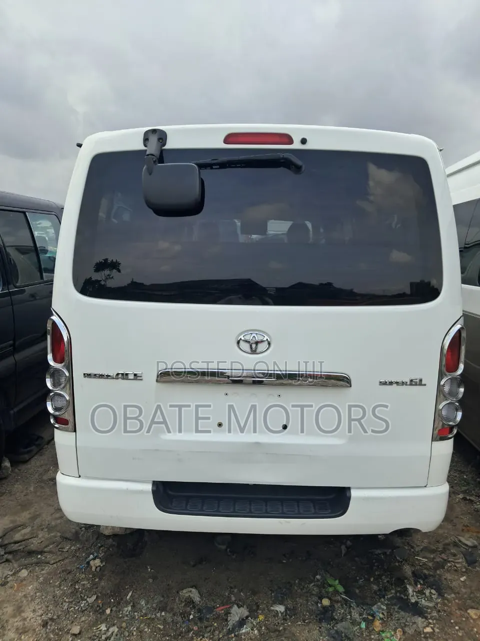 Toyota Regius 2015 White