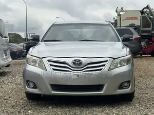 Toyota Camry LE 4dr Sedan (2.5L 4cyl 6AM) 2010 Silver