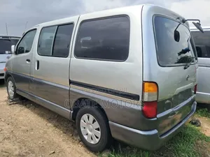 Toyota HiAce 2006 Grey