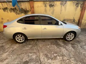 Hyundai Elantra 2008 Gold