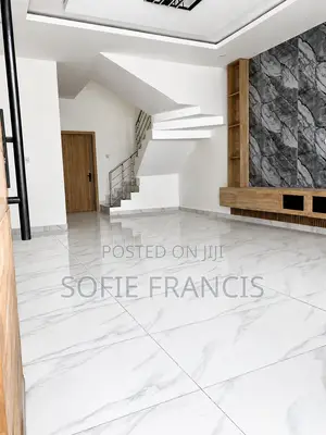 4bdrm Duplex in Vgc for sale