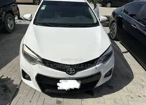 Toyota Corolla LE 4dr Sedan (1.8L 4cyl CVT) 2016 White