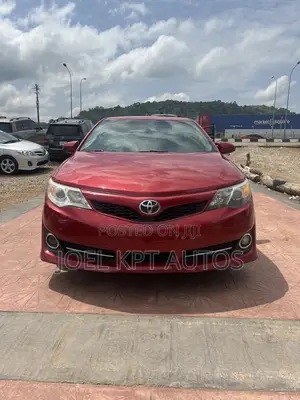 Toyota Camry 2014 Red