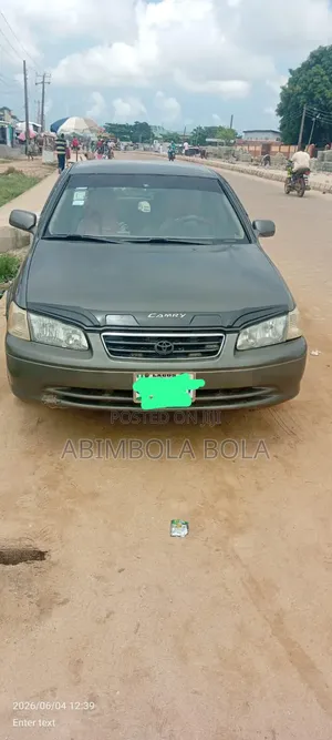 Toyota Camry 2000 Gray