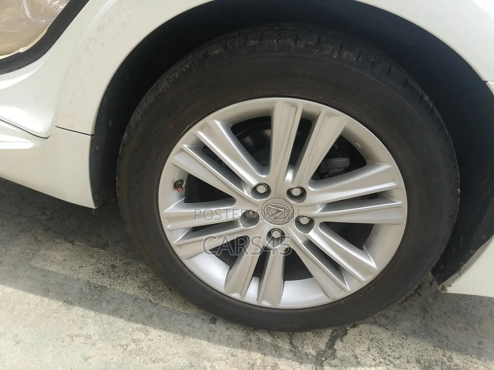 Lexus ES 2013 White