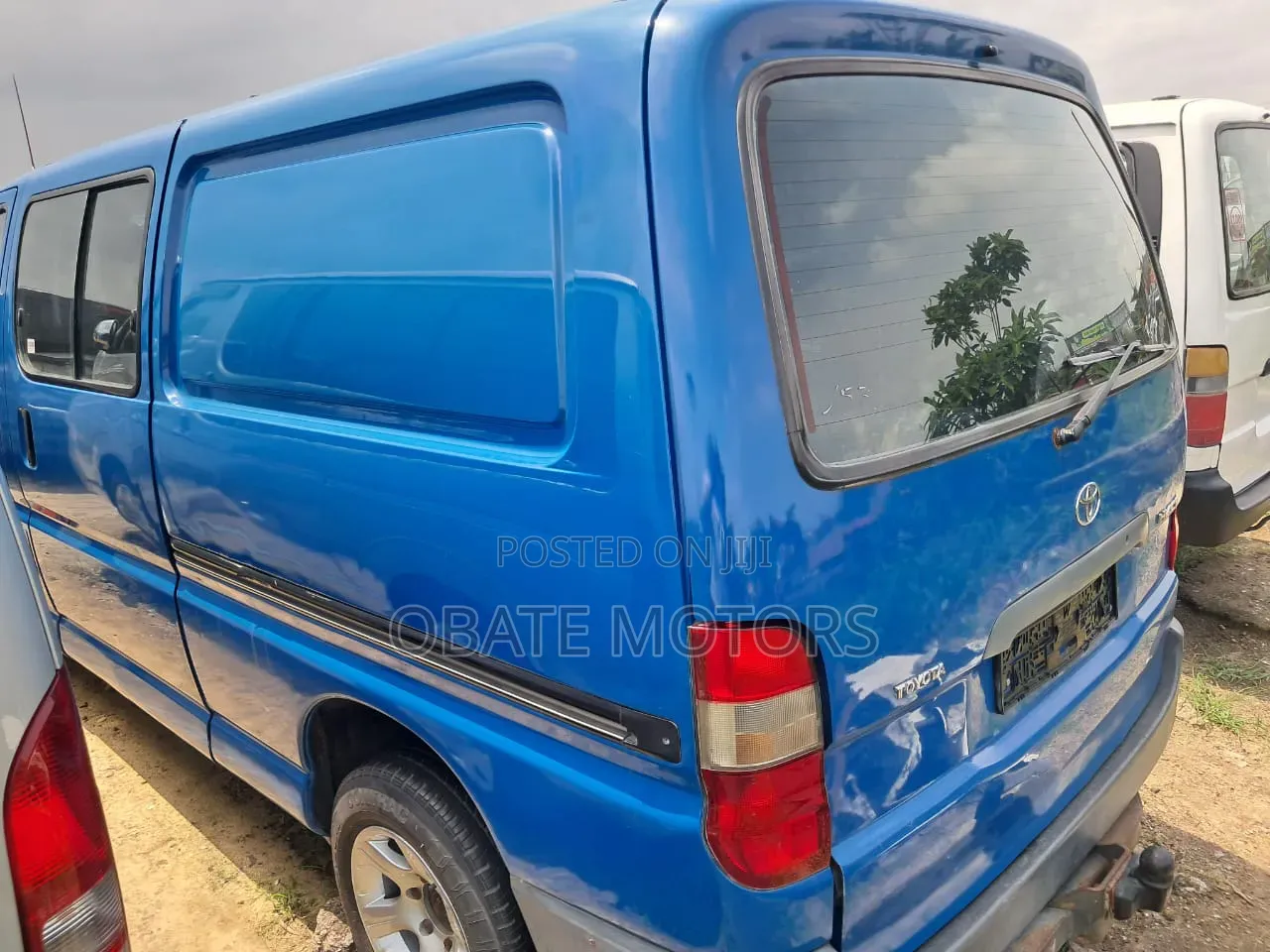 Toyota HiAce 2010 Blue