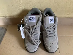 Nike Air Force 1 Grey – Clean Pair, Size 42