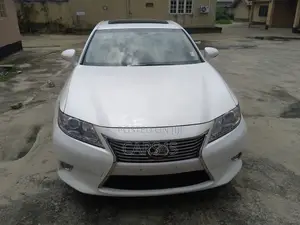 Lexus ES 2013 White