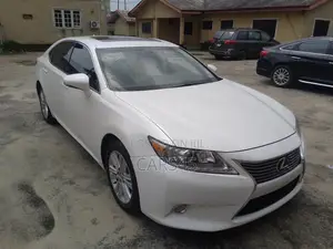 Lexus ES 2013 White