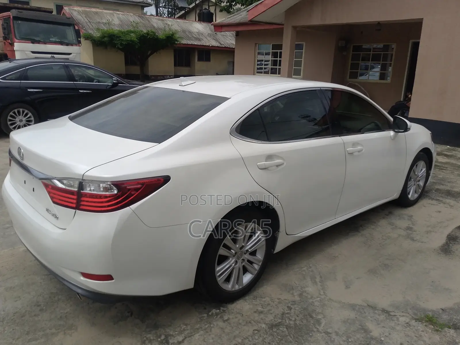 Lexus ES 2013 White