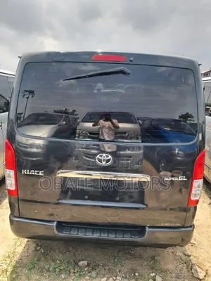 Toyota HiAce 2015 Black
