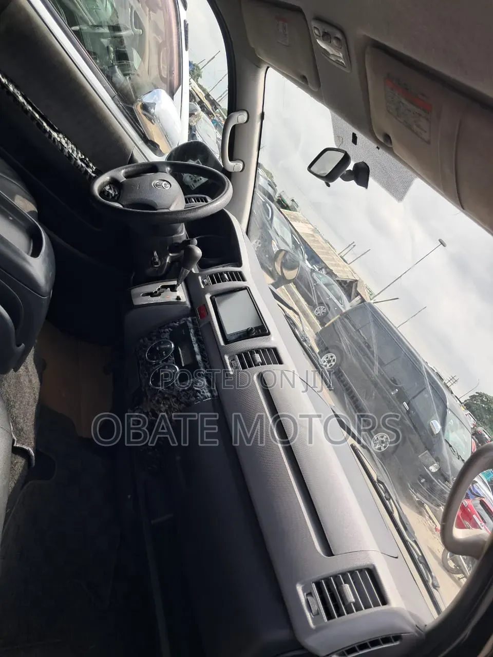 Toyota HiAce 2015 Black