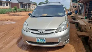 Toyota Sienna 2008 Gold
