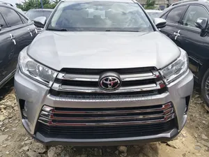 Toyota Highlander XLE 4dr SUV AWD (3.5L 6cyl 6A) 2015 Silver