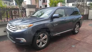 Toyota Highlander Limited 2011 Blue