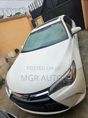 Toyota Camry 2016 White