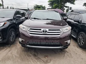 Toyota Highlander 2012 Maroon