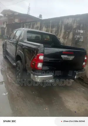 Toyota Hilux 2012 Black