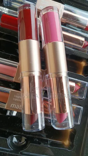 Brand New Aure Gold 2-In1 Lipstick Gloss