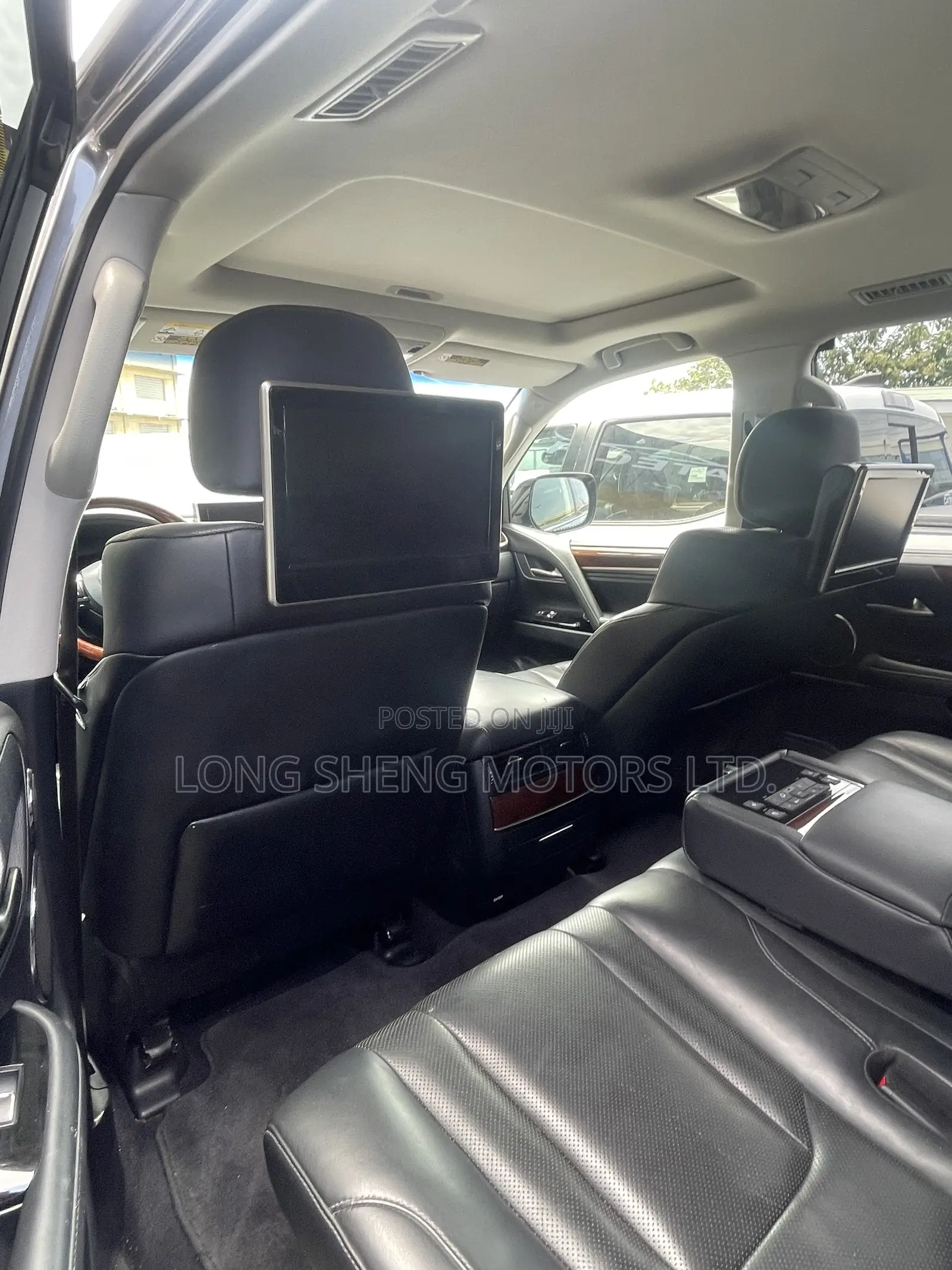 Lexus LX 2017
