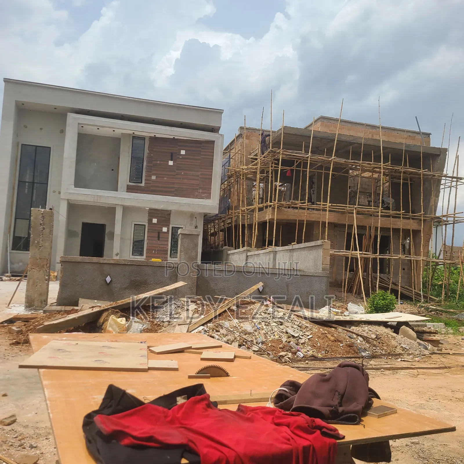 5 Bedrooms Duplex