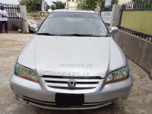 Honda Accord 2002 Silver