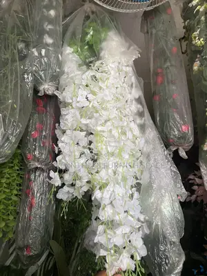 Drop-Down Flowers – Elegant Event Home Decoration