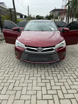 Toyota Camry XLE 4dr Sedan (2.5L 4cyl 6A) 2015 Burgundy