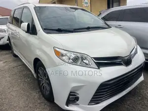 Toyota Sienna XLE Mobility Auto Access (3.5L 6cyl 8A) 2018 White